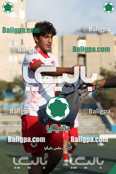 عقاب ۰ - ۰ پرسپولیس