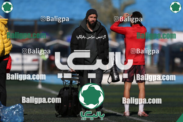 اسپاد الوند 2–2 هوادار