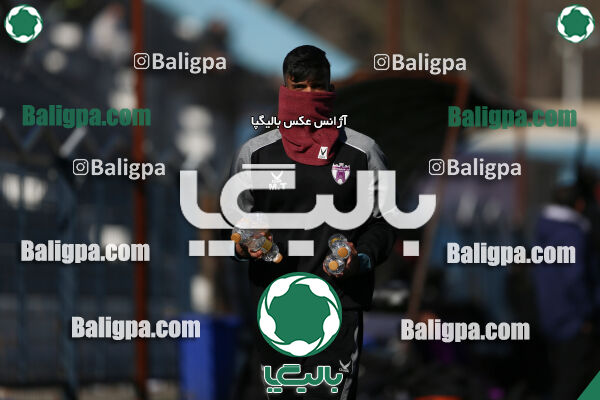 اسپاد الوند 2–2 هوادار