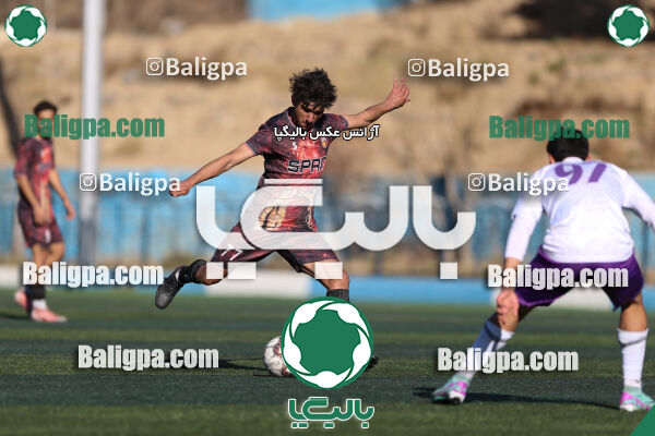 اسپاد الوند 2–2 هوادار