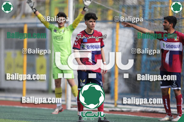 آریا ذوب آهن 1–1 پیروزان