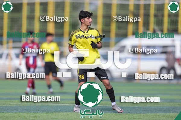 آریا ذوب آهن 1–1 پیروزان