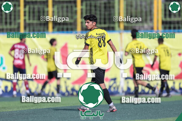 آریا ذوب آهن 1–1 پیروزان