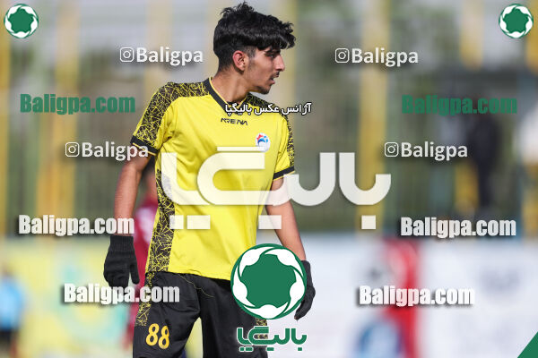 آریا ذوب آهن 1–1 پیروزان
