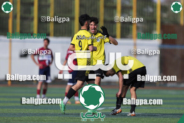 آریا ذوب آهن 1–1 پیروزان