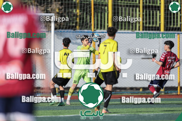 آریا ذوب آهن 1–1 پیروزان