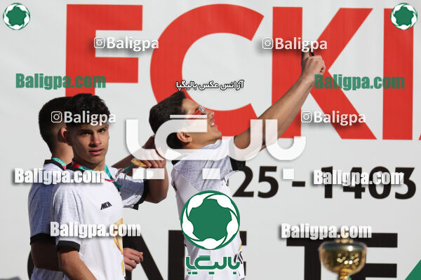استقلال 1 - 1 کیا
