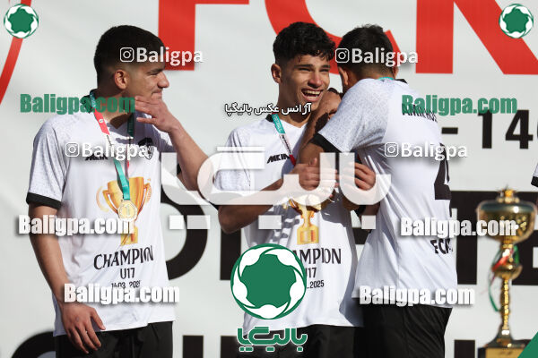 استقلال 1 - 1 کیا