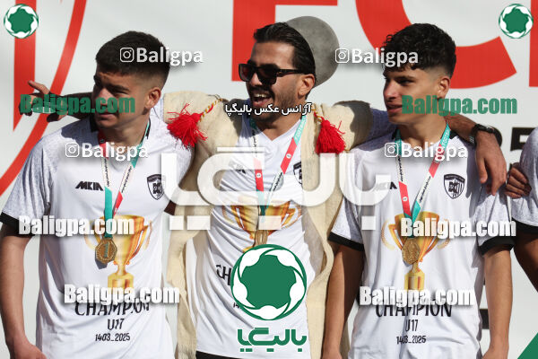 استقلال 1 - 1 کیا