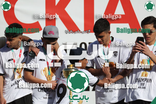 استقلال 1 - 1 کیا