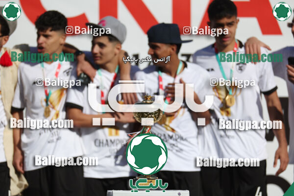استقلال 1 - 1 کیا