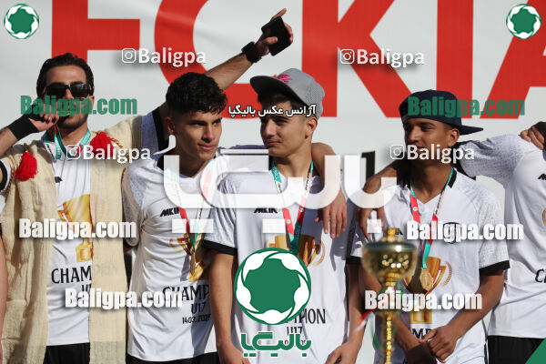 استقلال 1 - 1 کیا