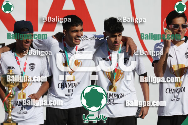 استقلال 1 - 1 کیا