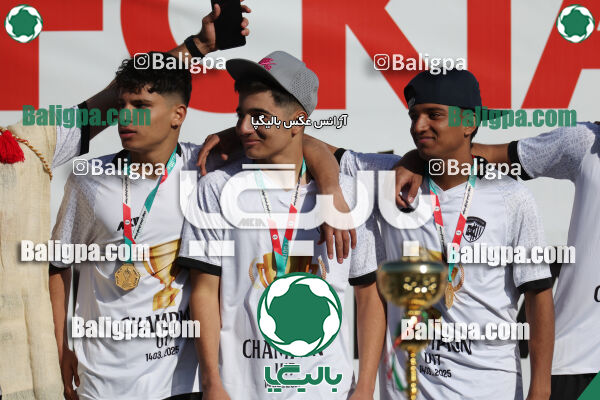 استقلال 1 - 1 کیا