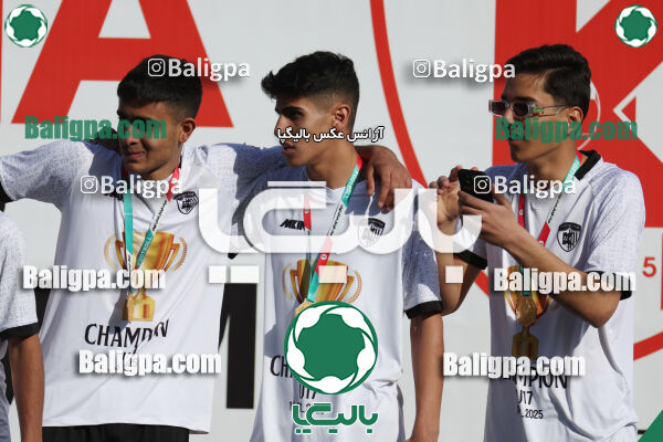 استقلال 1 - 1 کیا