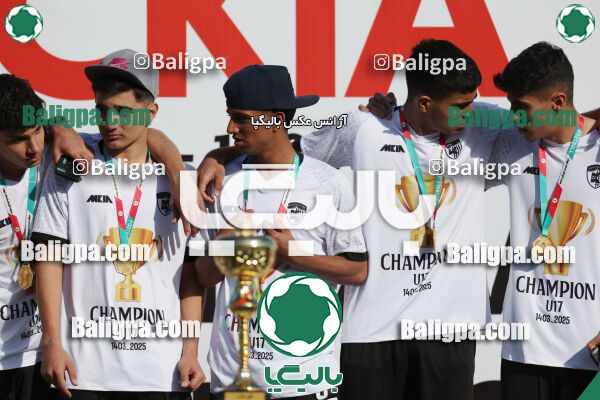 استقلال 1 - 1 کیا