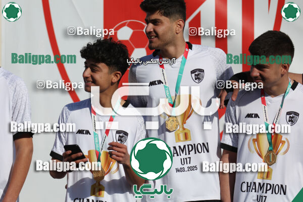 استقلال 1 - 1 کیا