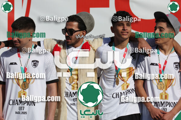 استقلال 1 - 1 کیا