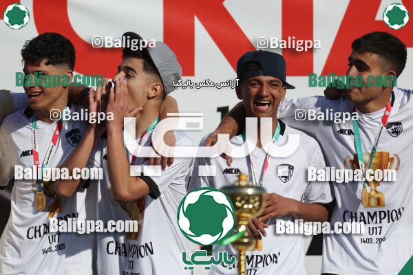 استقلال 1 - 1 کیا