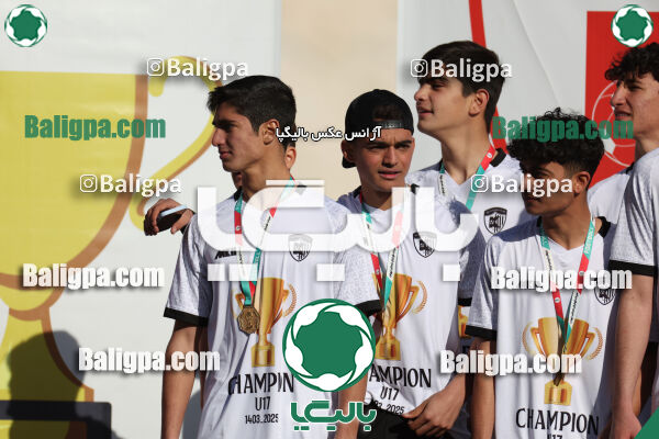 استقلال 1 - 1 کیا