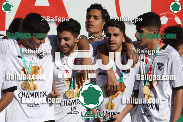 استقلال 1 - 1 کیا