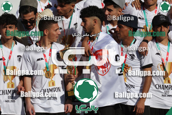 استقلال 1 - 1 کیا
