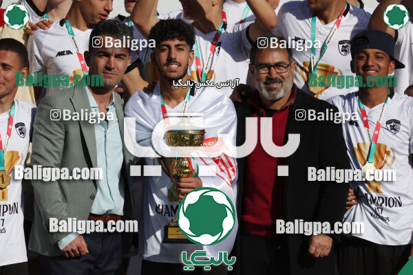 استقلال 1 - 1 کیا