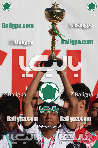 استقلال 1 - 1 کیا