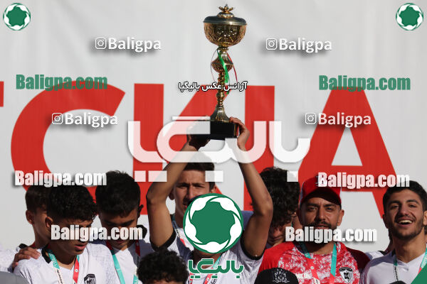 استقلال 1 - 1 کیا
