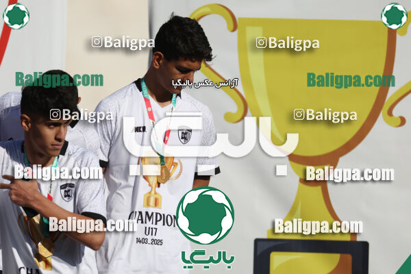 استقلال 1 - 1 کیا