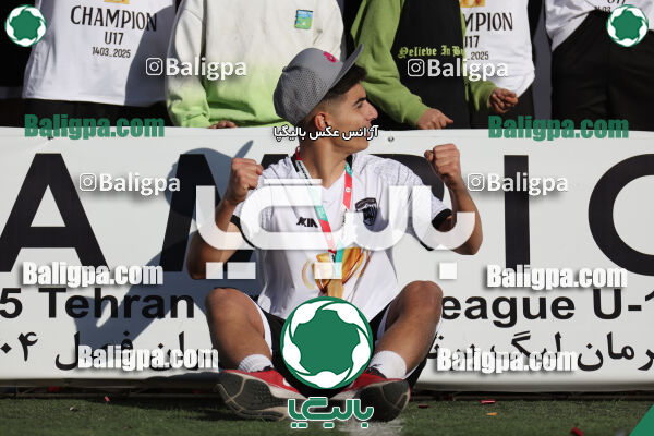 استقلال 1 - 1 کیا