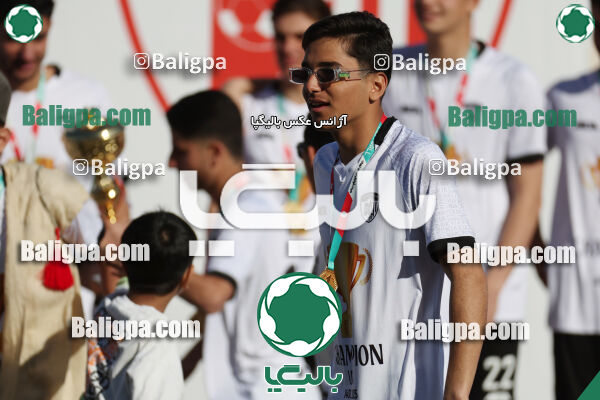 استقلال 1 - 1 کیا