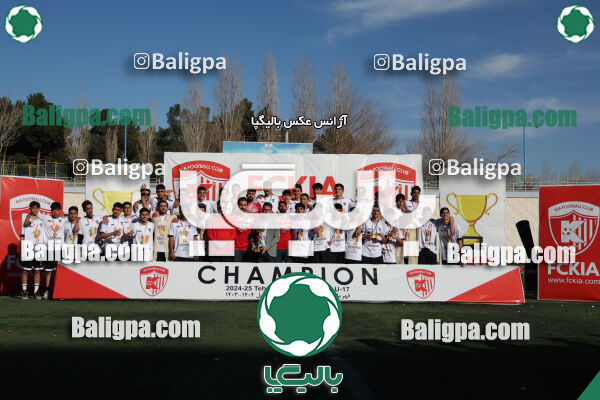 استقلال 1 - 1 کیا