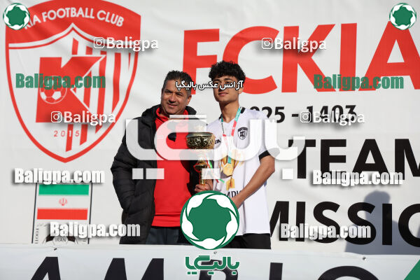 استقلال 1 - 1 کیا