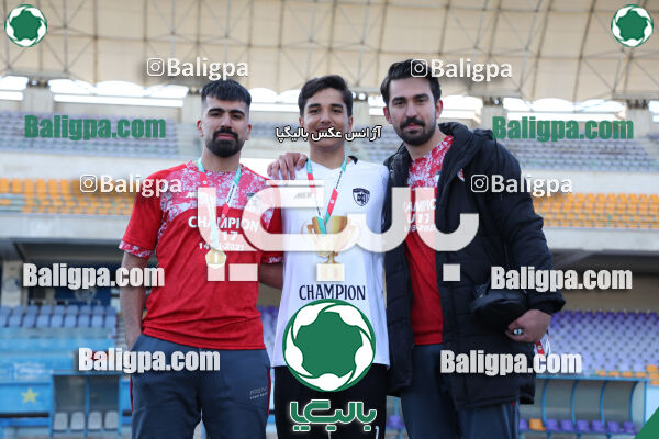 استقلال 1 - 1 کیا