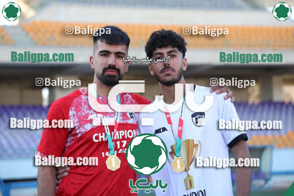 استقلال 1 - 1 کیا