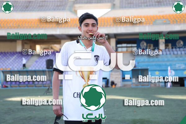 استقلال 1 - 1 کیا
