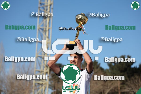 استقلال 1 - 1 کیا
