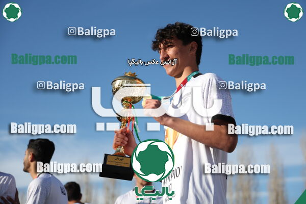 استقلال 1 - 1 کیا