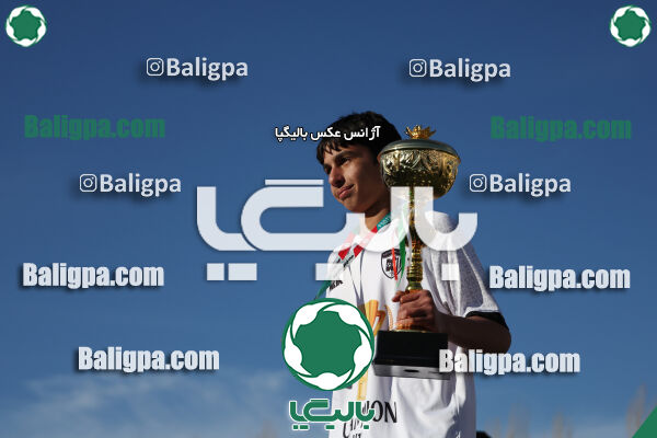 استقلال 1 - 1 کیا