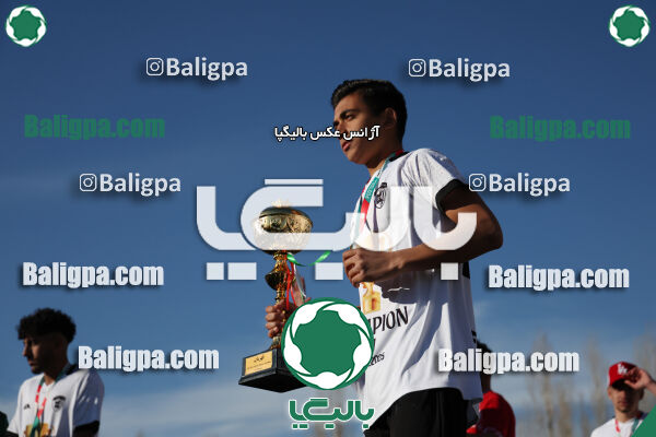 استقلال 1 - 1 کیا