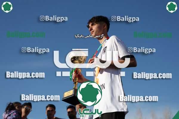 استقلال 1 - 1 کیا