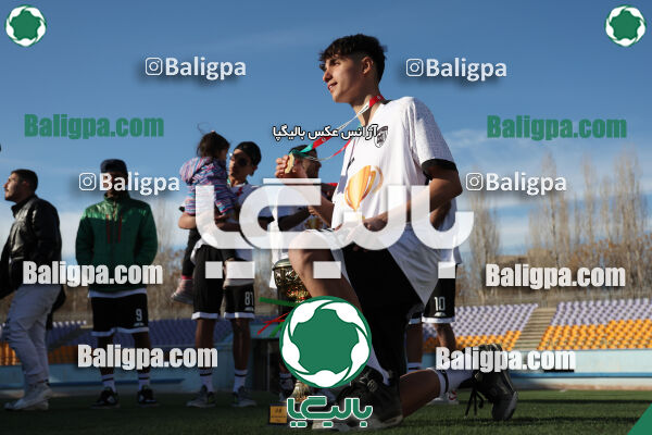 استقلال 1 - 1 کیا