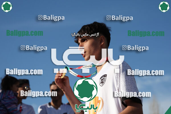استقلال 1 - 1 کیا
