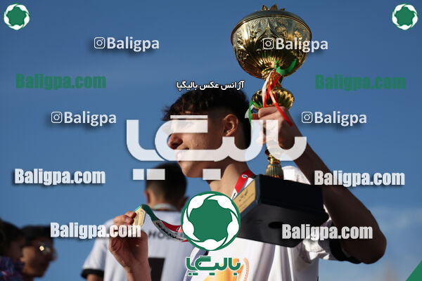 استقلال 1 - 1 کیا