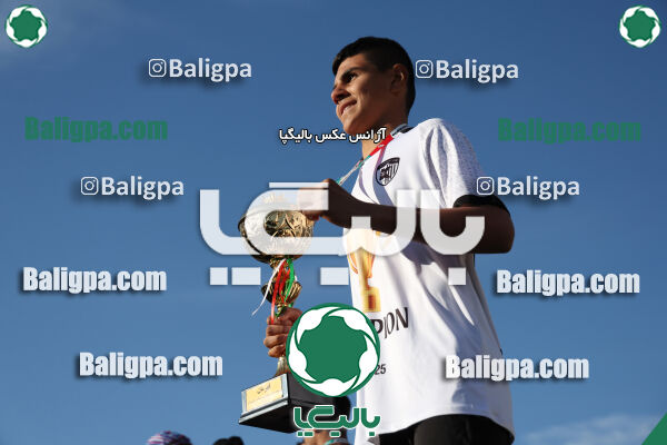 استقلال 1 - 1 کیا