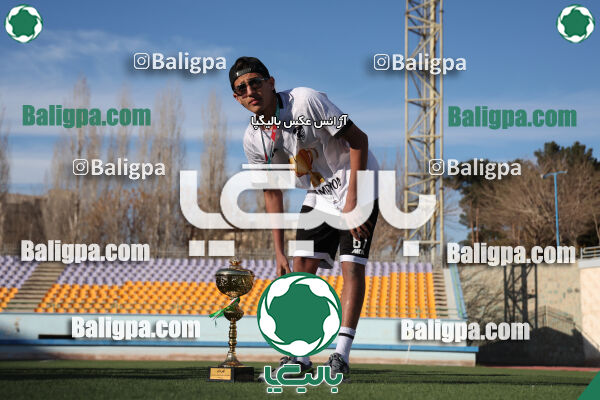 استقلال 1 - 1 کیا