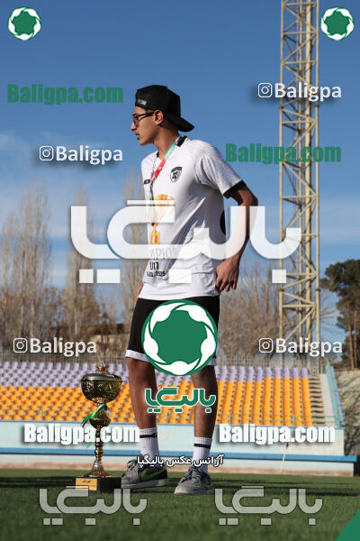 استقلال 1 - 1 کیا