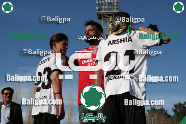 استقلال 1 - 1 کیا