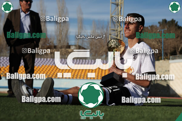 استقلال 1 - 1 کیا